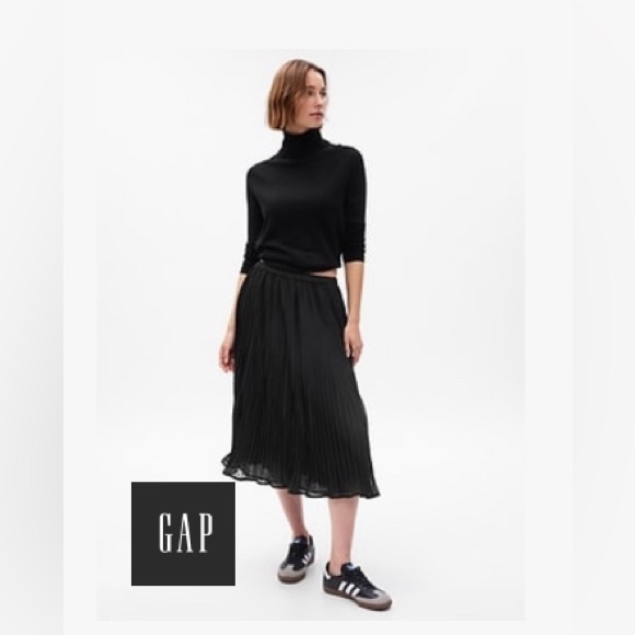 GAP Dresses & Skirts - NWT Gap Pleated Midi Skirt
